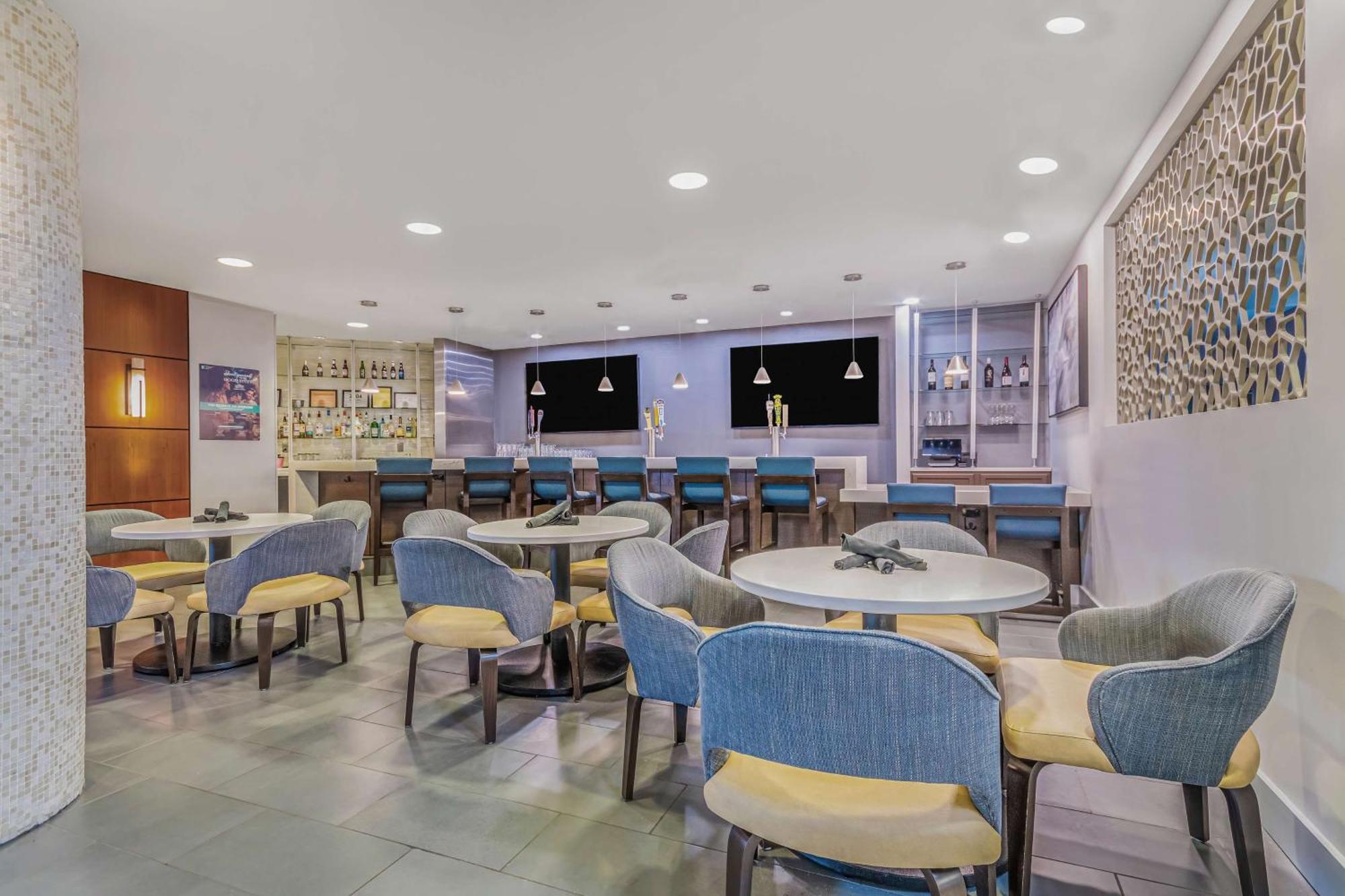 底特律都会机场合博套房酒店 罗缪勒斯 外观 照片